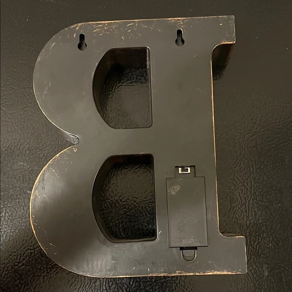 Illuminated Letter 'B' Marquee Light